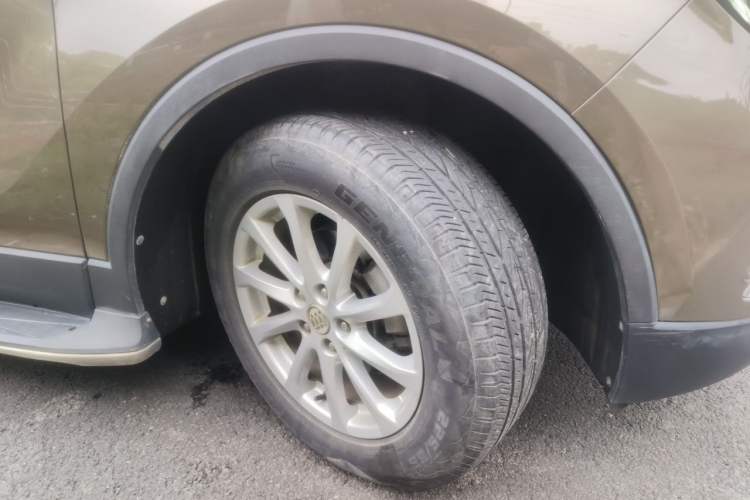 Used Buick Envision 2016 20T Two-Wheel-Drive Elite Model Right Front Wheel Hub