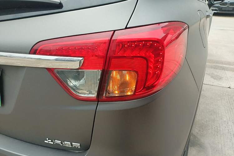 Used Buick Envision 2016 28T Four-Wheel Drive Elite Version Right Rear Taillight