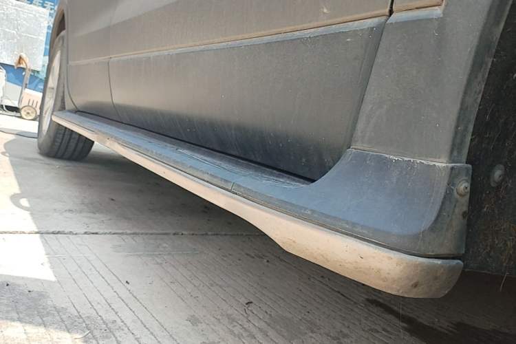 Used Buick Envision 2016 28T Four-Wheel Drive Elite Version Right Side Sill