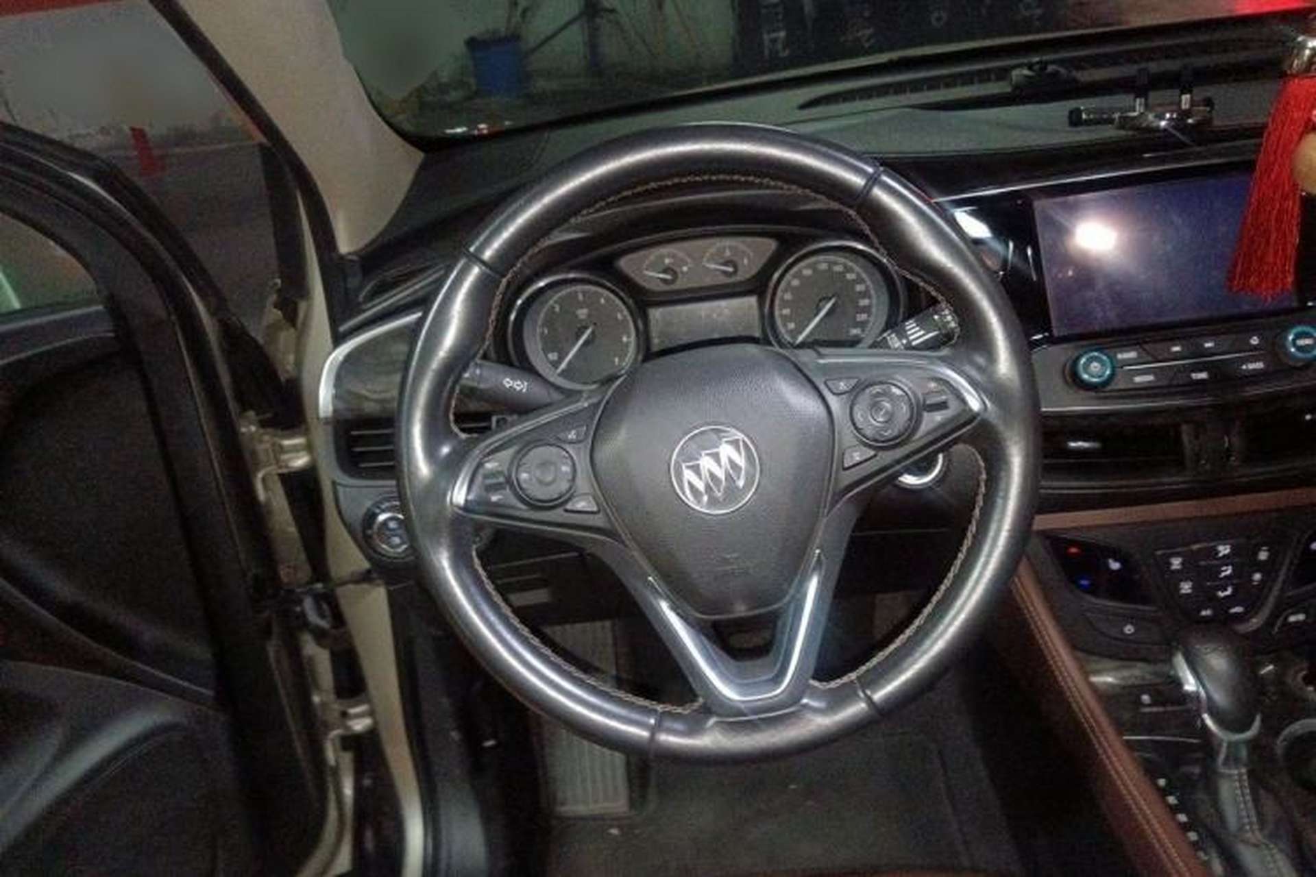 Used Buick Envision 2016 20T Two-Wheel-Drive Elite Model Steering Wheel