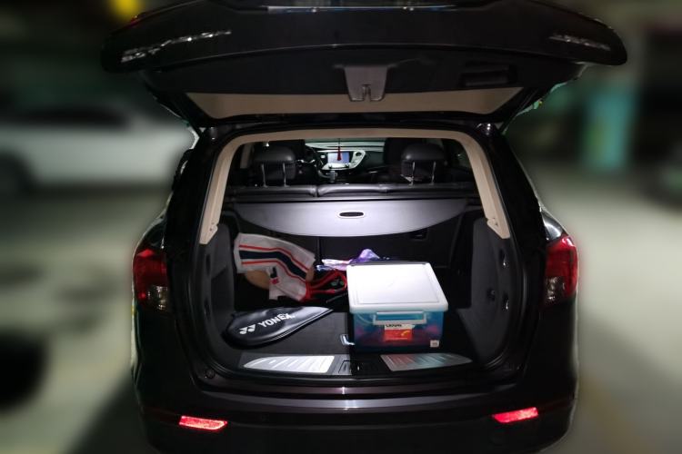 Used Buick Envision 2016 20T Two-Wheel-Drive Elite Model Trunk