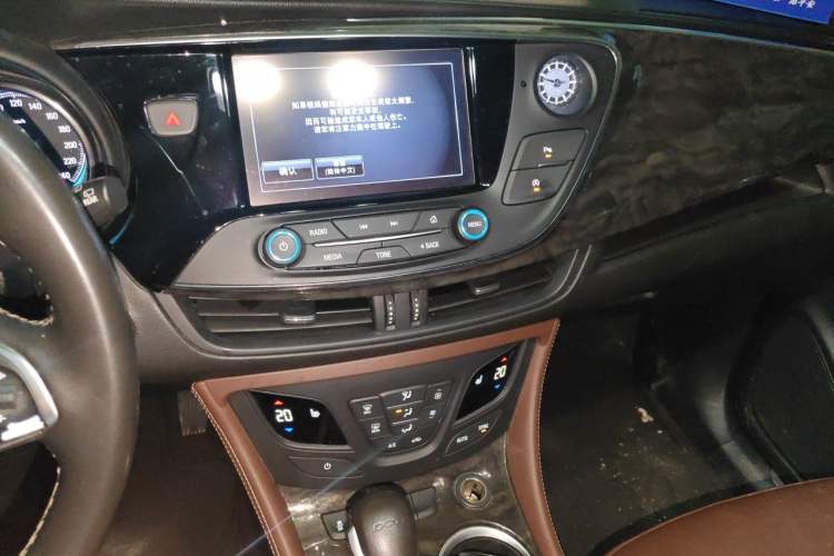 Used Buick Envision 2016 20T Two-Wheel-Drive Elite Model Audio And AC Panel