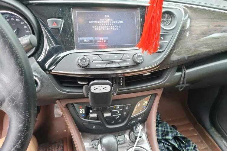 Used Buick Envision 2016 28T Four-Wheel Drive Elite Version Audio And AC Panel