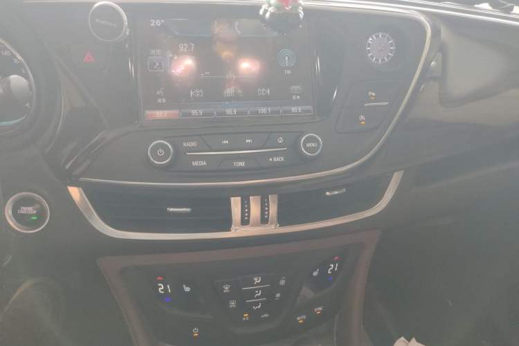 Used Buick Envision 2016 20T Two-Wheel-Drive Elite Model Audio And AC Panel