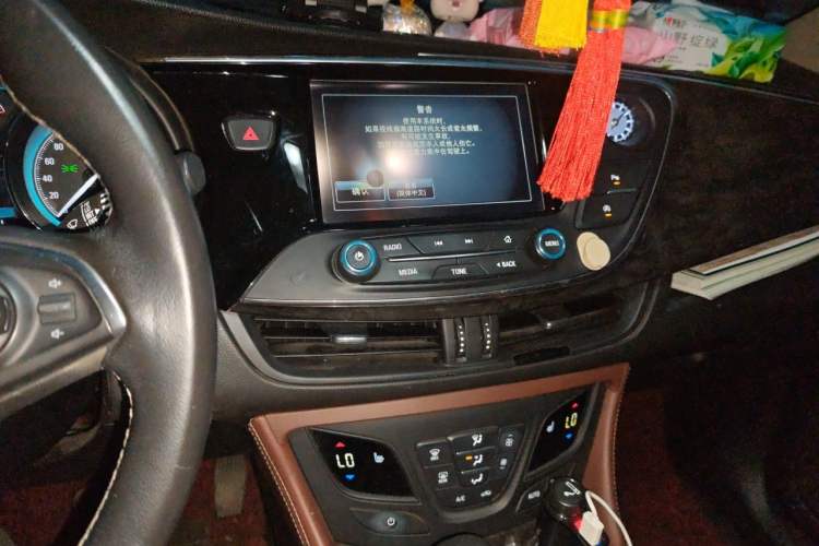 Used Buick Envision 2016 20T Two-Wheel-Drive Elite Model Audio And AC Panel