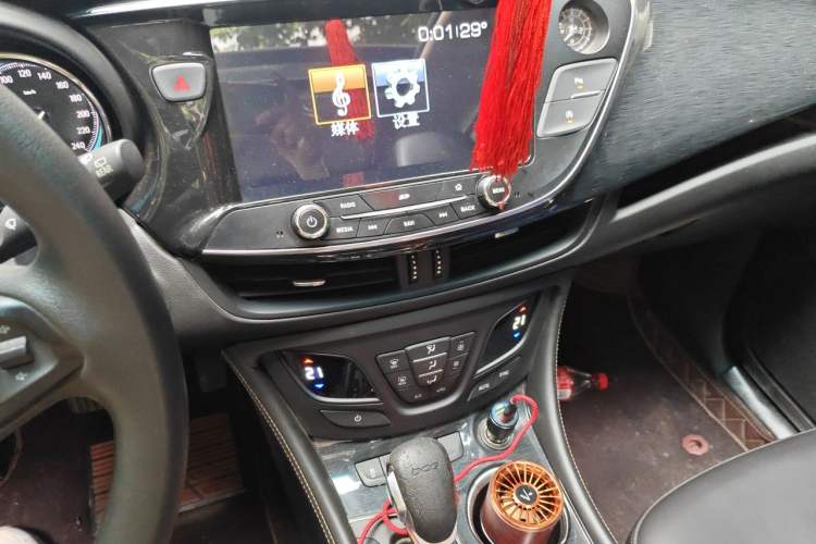 Used Buick Envision 2016 20T Two-Wheel Drive Leading Version Audio And AC Panel