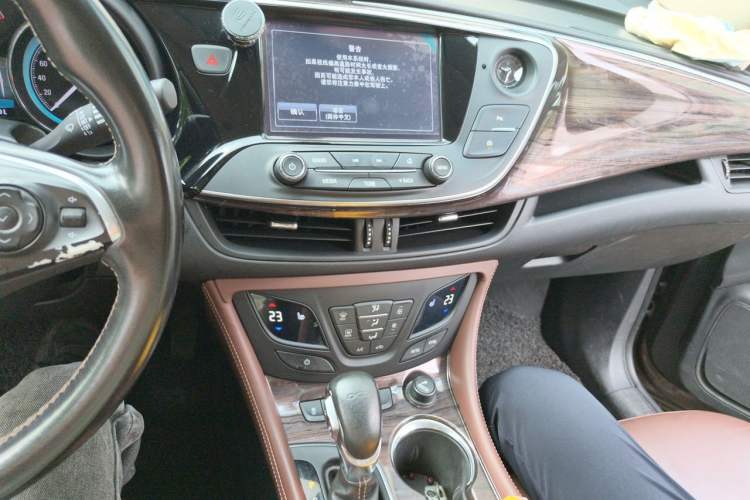 Used Buick Envision 2016 20T Two-Wheel-Drive Elite Model Audio And AC Panel