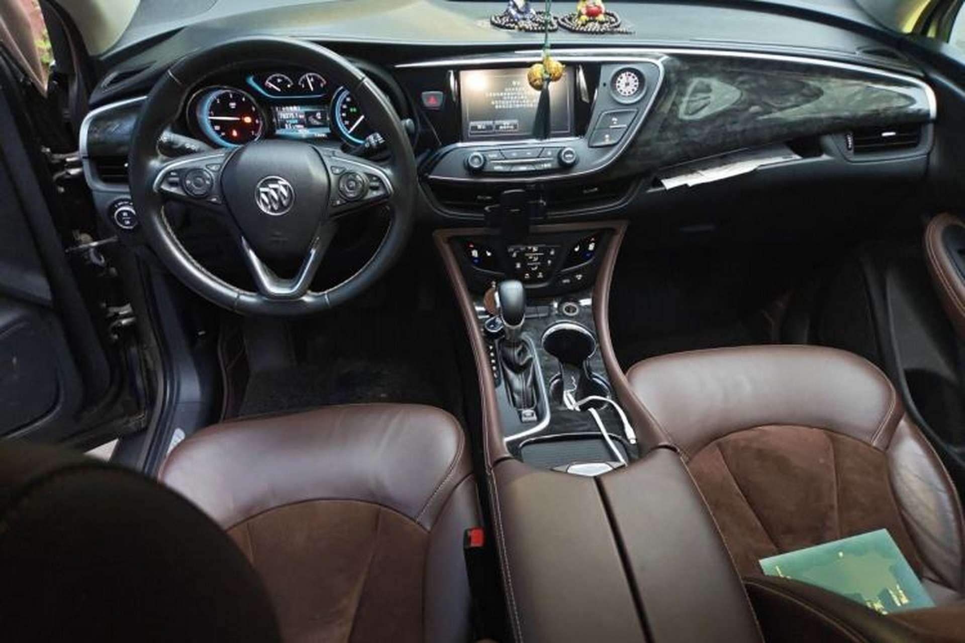 Used Buick Envision 2016 20T Two-Wheel-Drive Elite Model Center Console