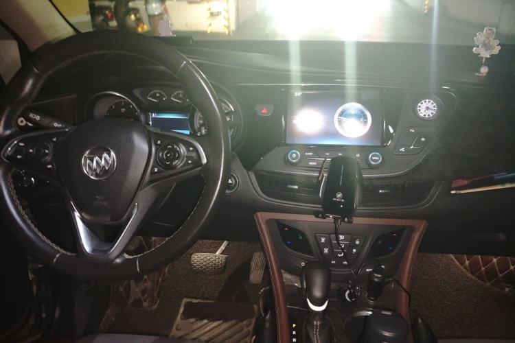 Used Buick Envision 2016 20T Four-Wheel Drive Luxury Model Center Console
