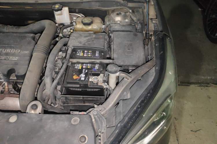 Used Buick Envision 2016 20T Two-Wheel-Drive Elite Model Engine Bay Left