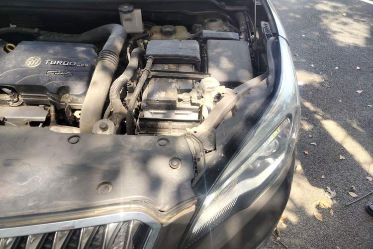 Used Buick Envision 2016 20T Two-Wheel-Drive Elite Model Engine Bay Left