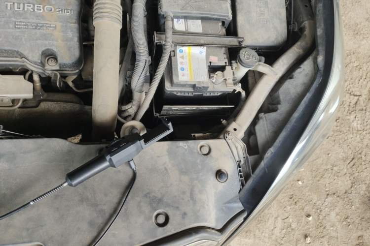Used Buick Envision 2016 20T Two-Wheel-Drive Elite Model Engine Bay Left