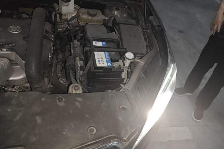 Used Buick Envision 2016 28T Four-Wheel Drive Luxury Model Engine Bay Left