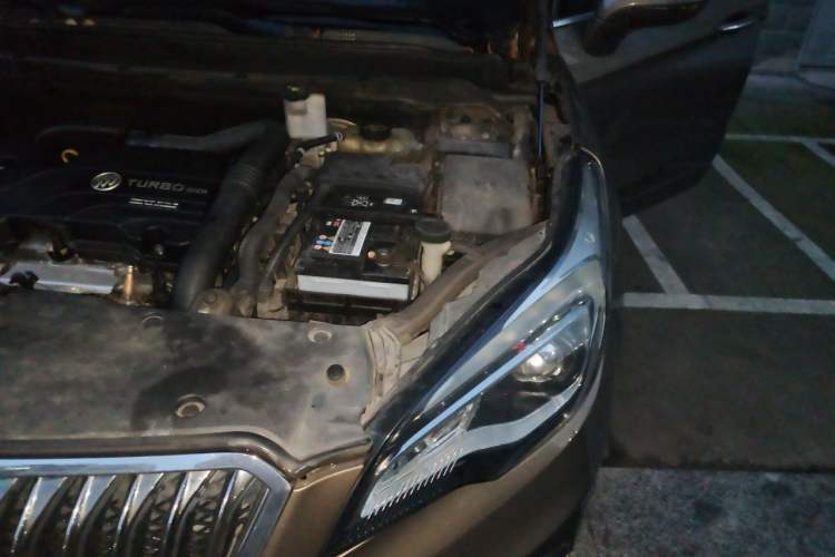 Used Buick Envision 2016 20T Two-Wheel-Drive Elite Model Engine Bay Left