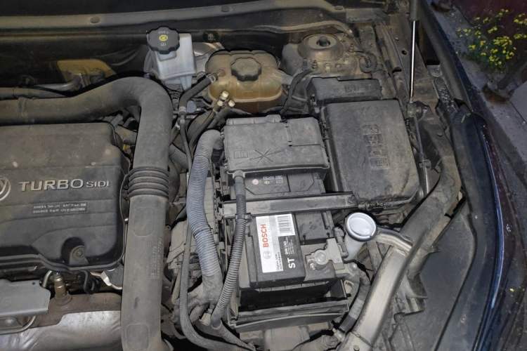 Used Buick Envision 2016 20T Two-Wheel-Drive Elite Model Engine Bay Left