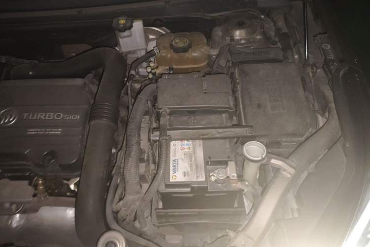 Used Buick Envision 2016 20T Four-Wheel Drive Luxury Model Engine Bay Left