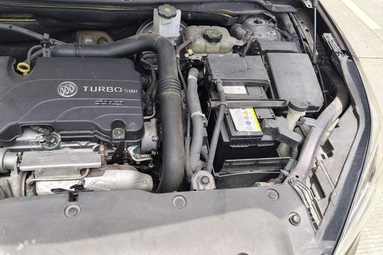 Used Buick Envision 2016 20T Two-Wheel-Drive Elite Model Engine Bay Left