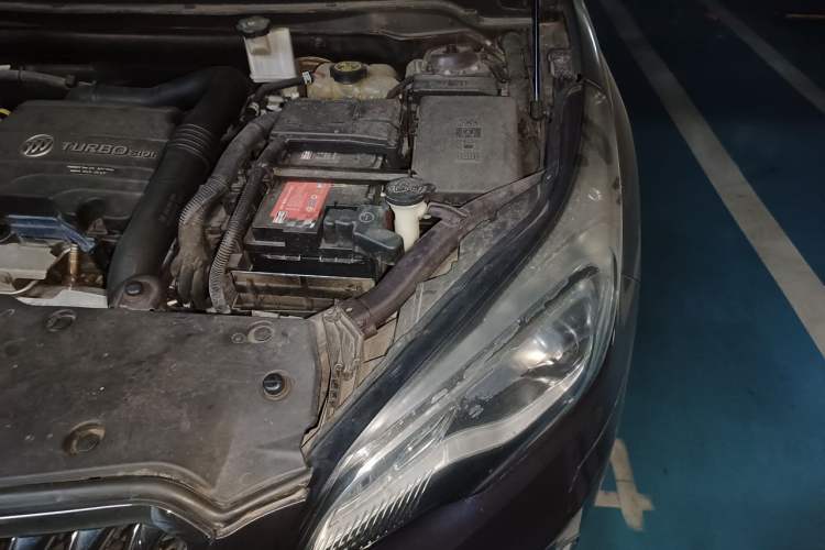 Used Buick Envision 2016 20T Two-Wheel-Drive Elite Model Engine Bay Left