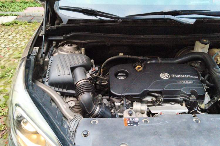 Used Buick Envision 2016 20T Two-Wheel-Drive Elite Model Engine Bay Right