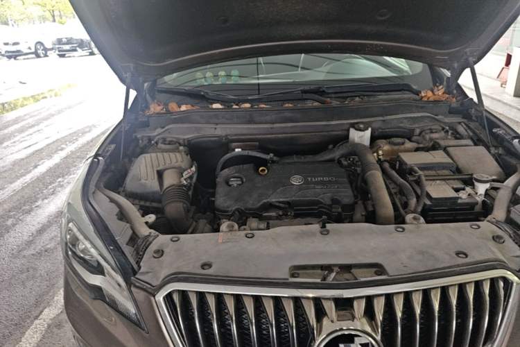 Used Buick Envision 2016 20T Two-Wheel-Drive Elite Model Engine Bay Right