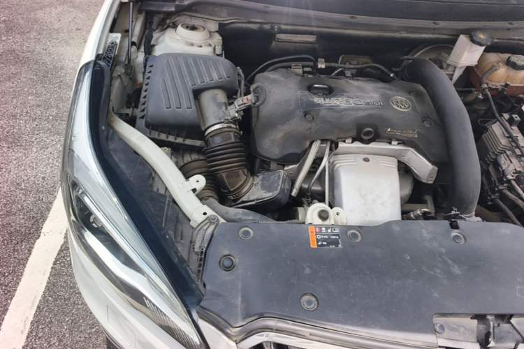 Used Buick Envision 2016 28T Four-Wheel Drive Elite Version Engine Bay Right