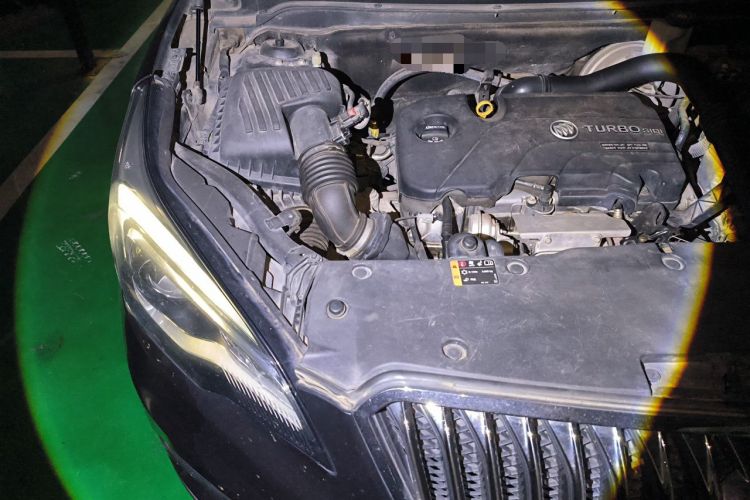 Used Buick Envision 2016 20T Two-Wheel Drive Leading Version Engine Bay Right