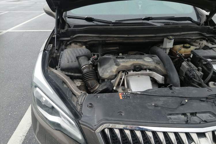 Used Buick Envision 2016 28T Four-Wheel Drive Elite Version Engine Bay Right