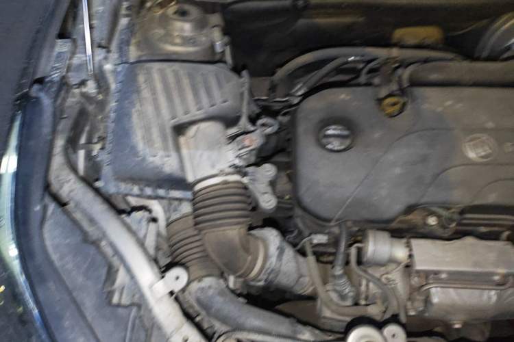Used Buick Envision 2016 20T Two-Wheel-Drive Elite Model Engine Bay Right