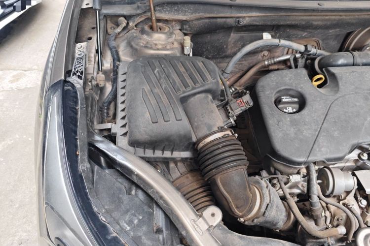 Used Buick Envision 2016 20T Two-Wheel Drive Leading Version Engine Bay Right