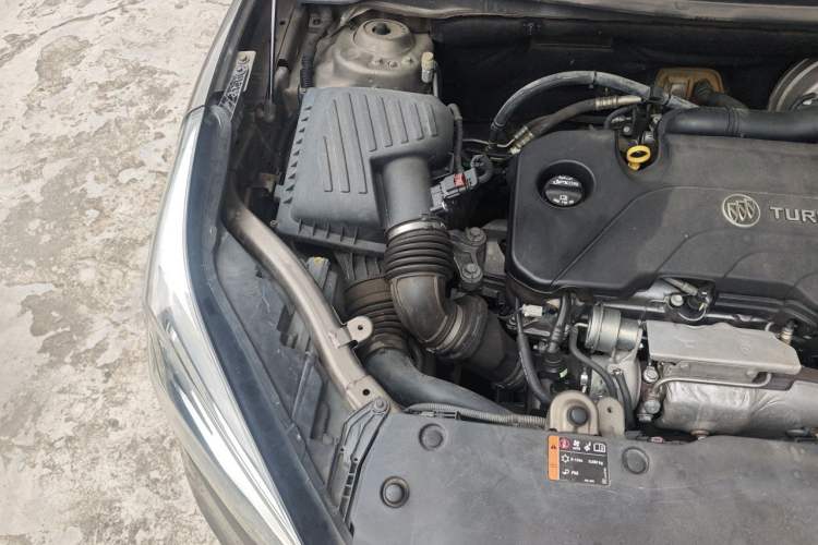 Used Buick Envision 2016 20T Four-Wheel Drive Elite Model Engine Bay Right
