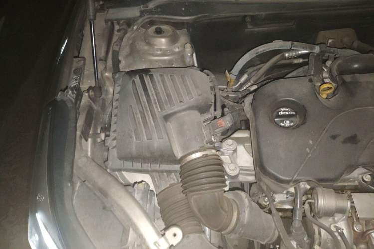 Used Buick Envision 2016 20T Four-Wheel Drive Luxury Model Engine Bay Right