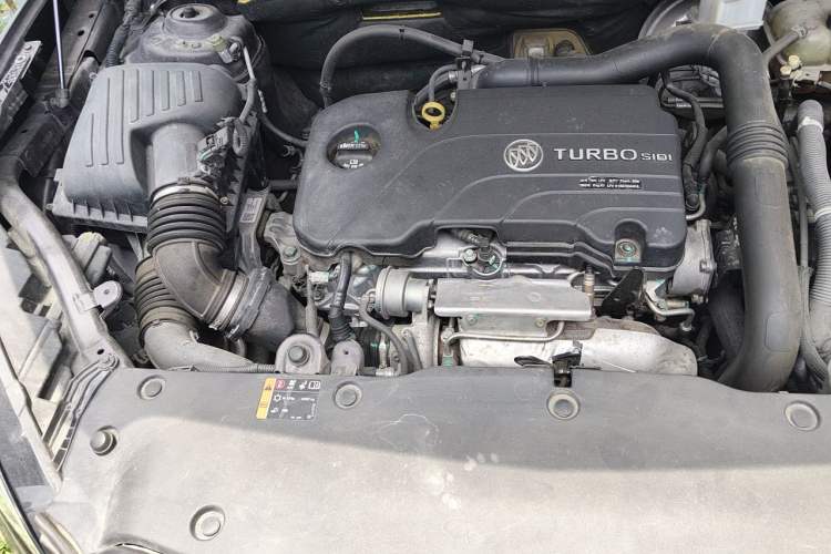 Used Buick Envision 2016 20T Two-Wheel-Drive Elite Model Engine Bay Right
