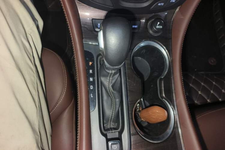 Used Buick Envision 2016 28T Four-Wheel Drive Elite Version Gear Lever