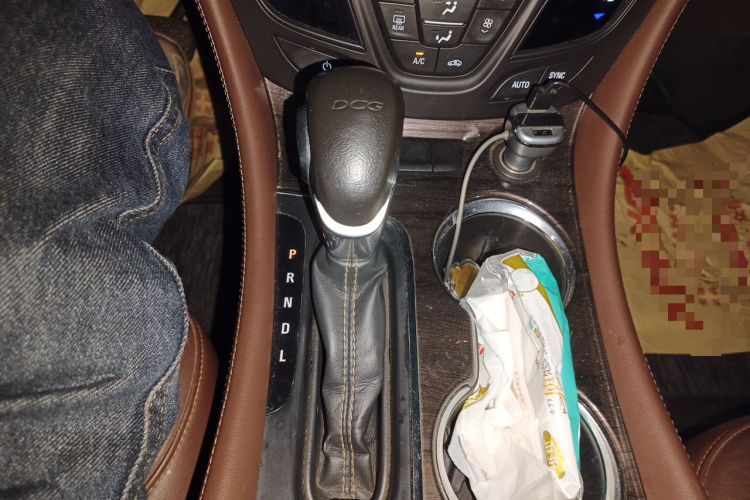 Used Buick Envision 2016 20T Two-Wheel-Drive Elite Model Gear Lever