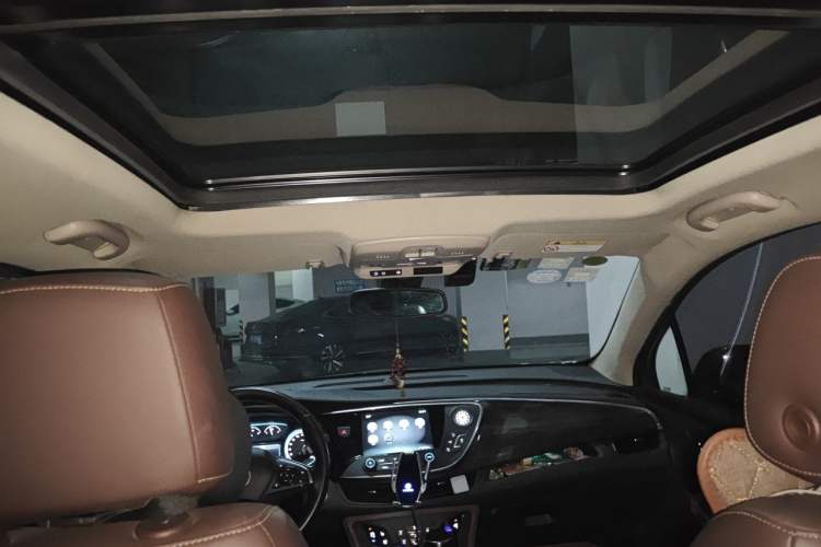 Used Buick Envision 2016 28T Four-Wheel Drive Luxury Model Headliner