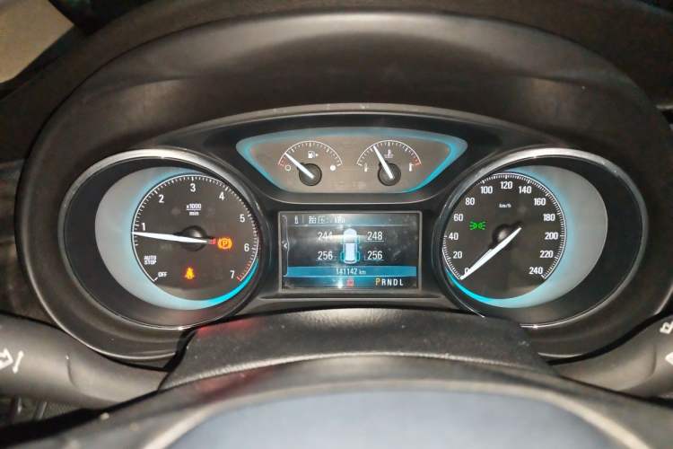 Used Buick Envision 2016 20T Two-Wheel-Drive Elite Model Instrument Cluster