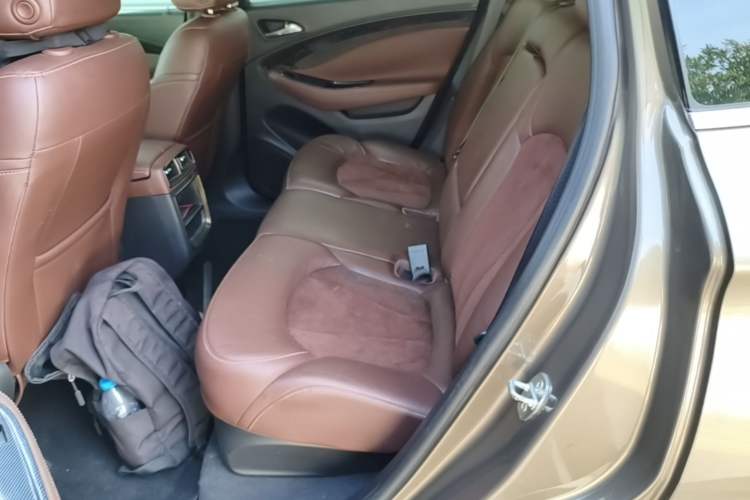 Used Buick Envision 2016 20T Two-Wheel-Drive Elite Model Left Rear Seat