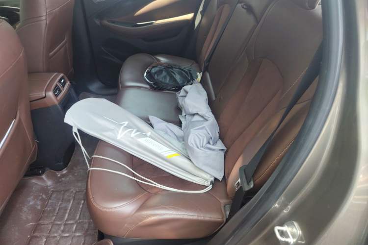 Used Buick Envision 2016 20T Two-Wheel-Drive Elite Model Left Rear Seat