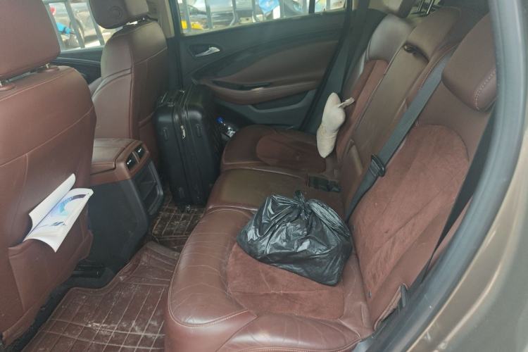 Used Buick Envision 2016 28T Four-Wheel Drive Luxury Model Left Rear Seat