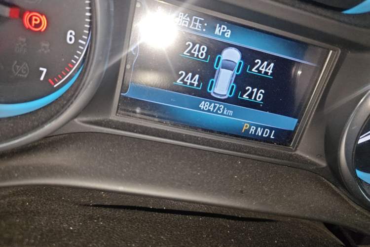 Used Buick Envision 2016 20T Two-Wheel-Drive Elite Model Odometer Close Up