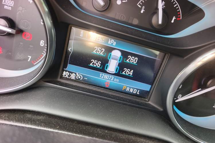 Used Buick Envision 2016 28T Four-Wheel Drive Elite Version Odometer Close Up