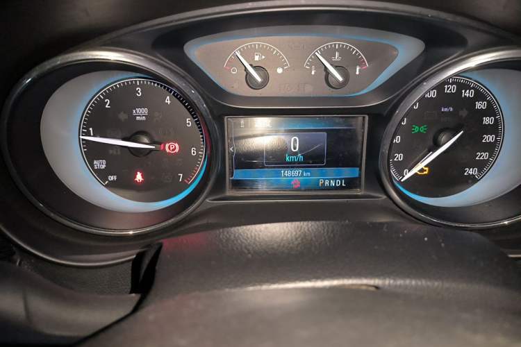 Used Buick Envision 2016 20T Two-Wheel Drive Leading Version Odometer Close Up