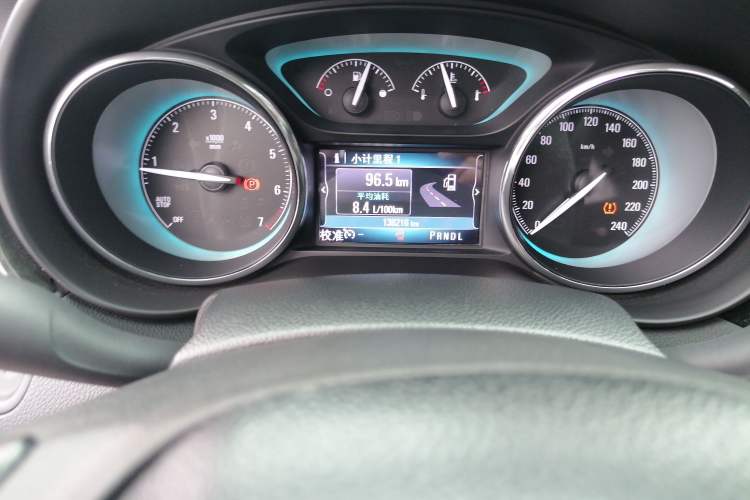 Used Buick Envision 2016 28T Four-Wheel Drive Elite Version Odometer Close Up