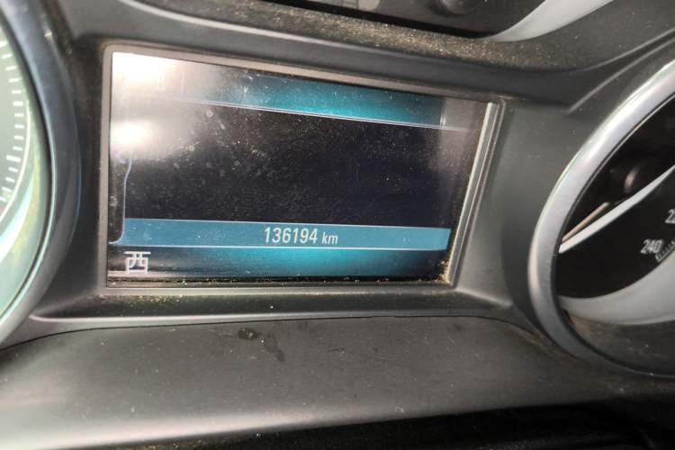 Used Buick Envision 2016 28T Four-Wheel Drive Elite Version Odometer Close Up
