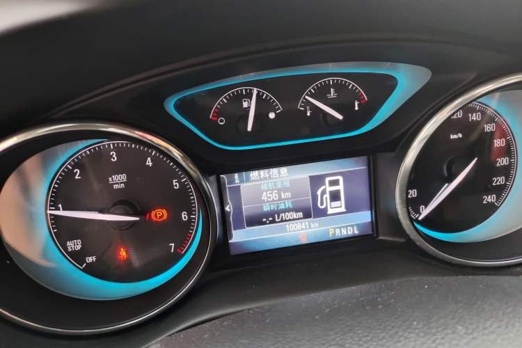Used Buick Envision 2016 20T Two-Wheel-Drive Elite Model Odometer Close Up