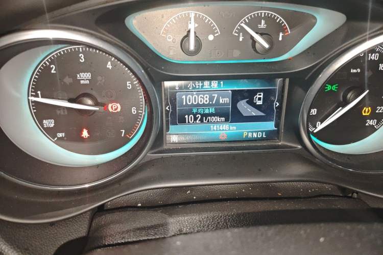 Used Buick Envision 2016 20T Four-Wheel Drive Luxury Model Odometer Close Up