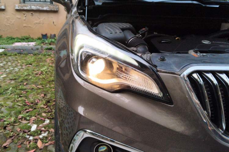 Used Buick Envision 2016 20T Two-Wheel-Drive Elite Model Right Front Headlight