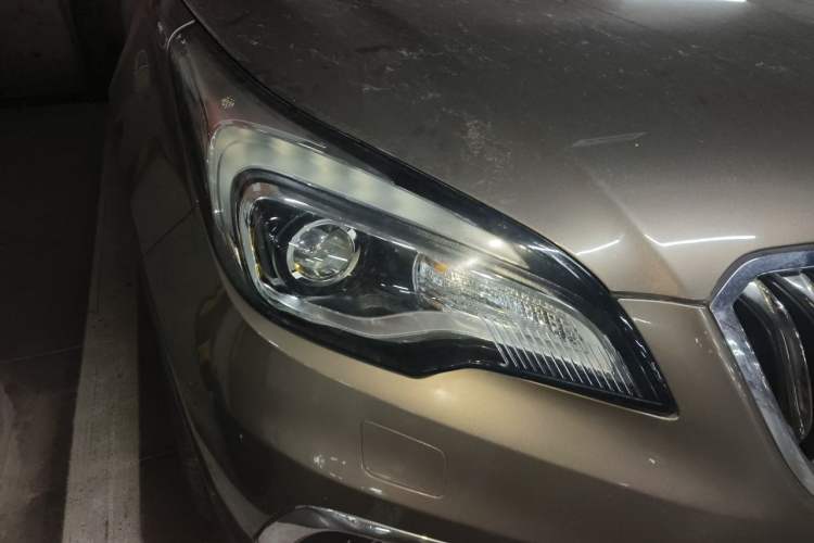 Used Buick Envision 2016 28T Four-Wheel Drive Elite Version Right Front Headlight