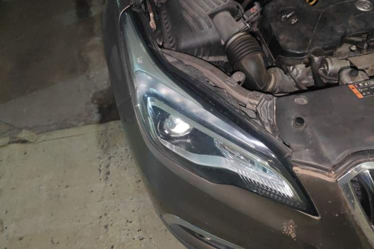 Used Buick Envision 2016 20T Two-Wheel-Drive Elite Model Right Front Headlight