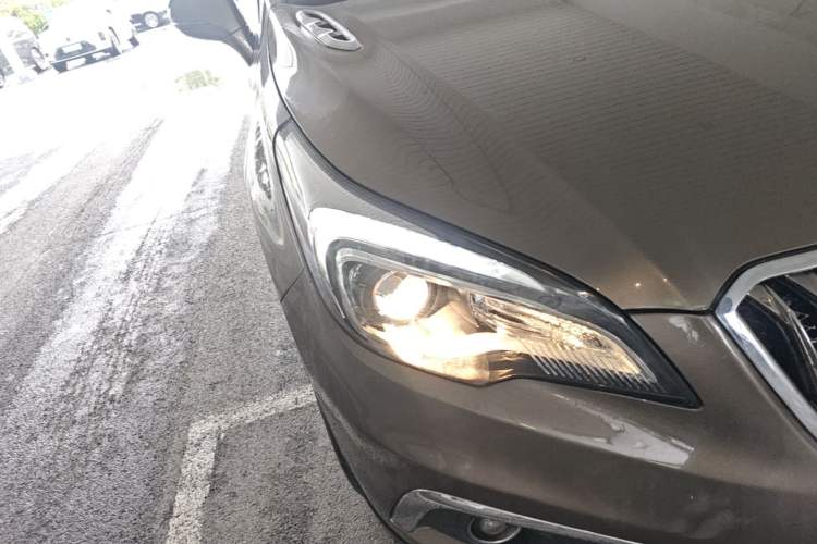 Used Buick Envision 2016 20T Two-Wheel-Drive Elite Model Right Front Headlight
